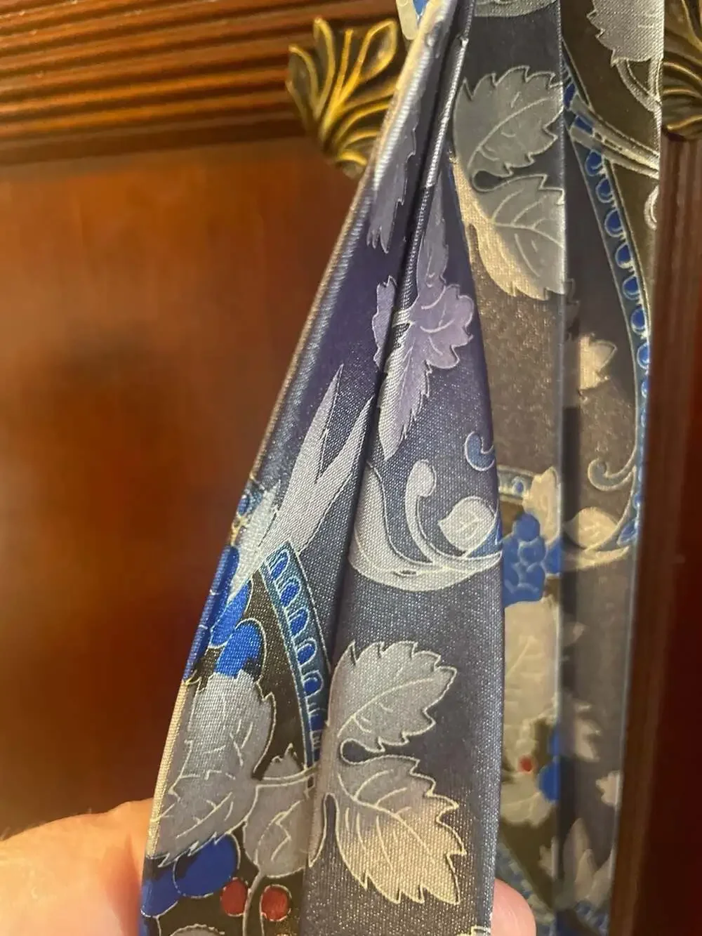 Vintage City Gold Handmade Italy 100% Silk Tie Blue Floral Paisley Grape Pattern